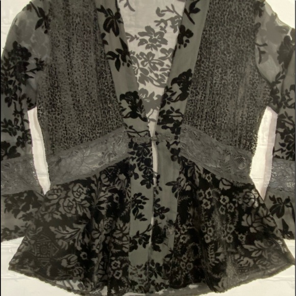 NWOT Chico’s Black Jacket - Picture 4 of 11